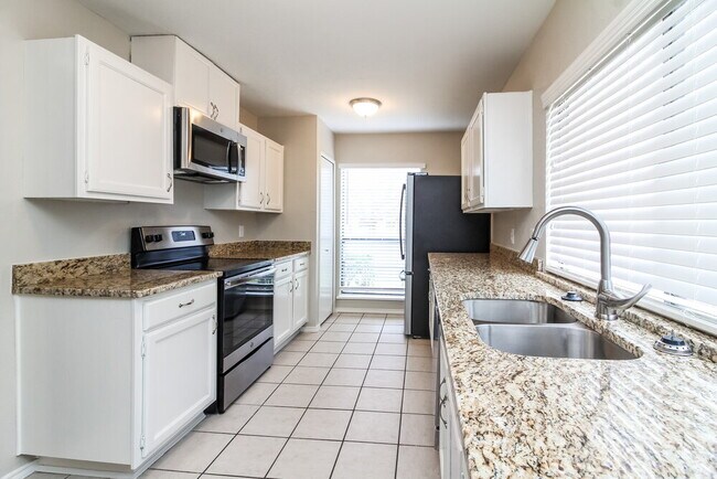 Building Photo - 9214 Willowbrook Dr