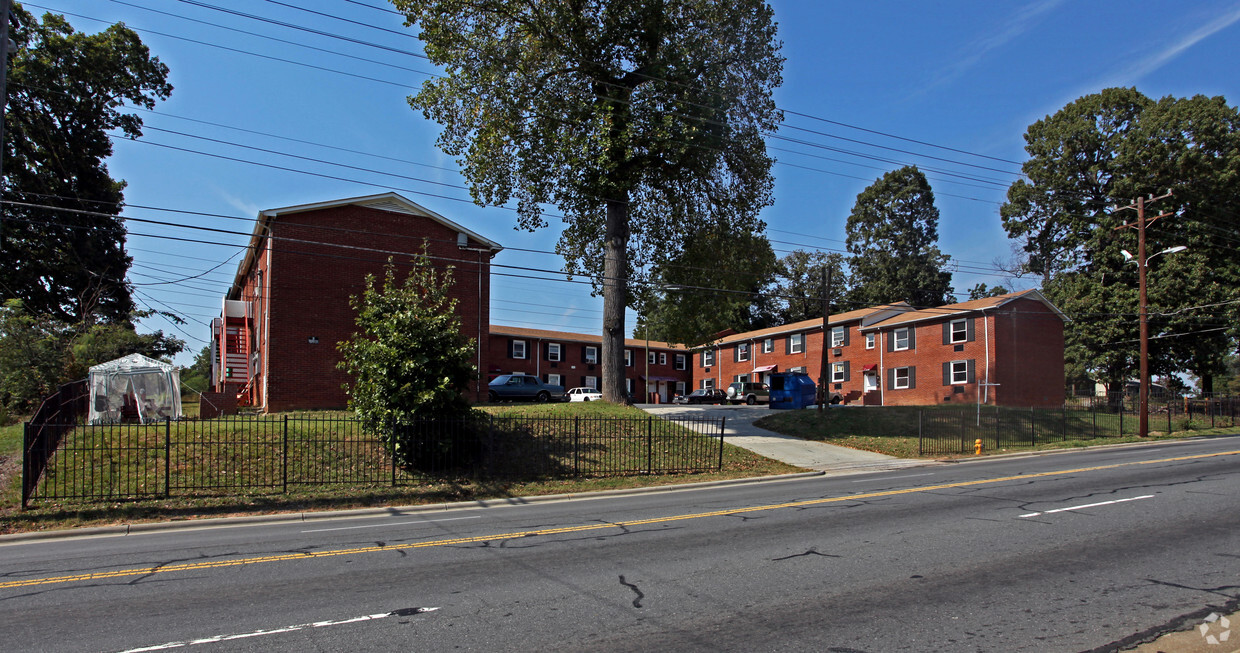 Primary Photo - Fountain Hill Apartments