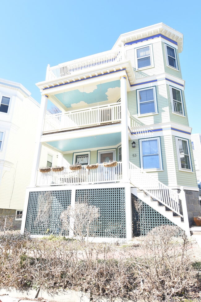 Building Photo - 53 Robinson St