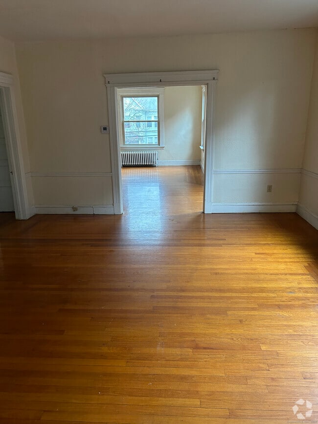 Building Photo - 787 Elm St