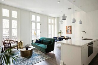 Building Photo - 800 Gravier St