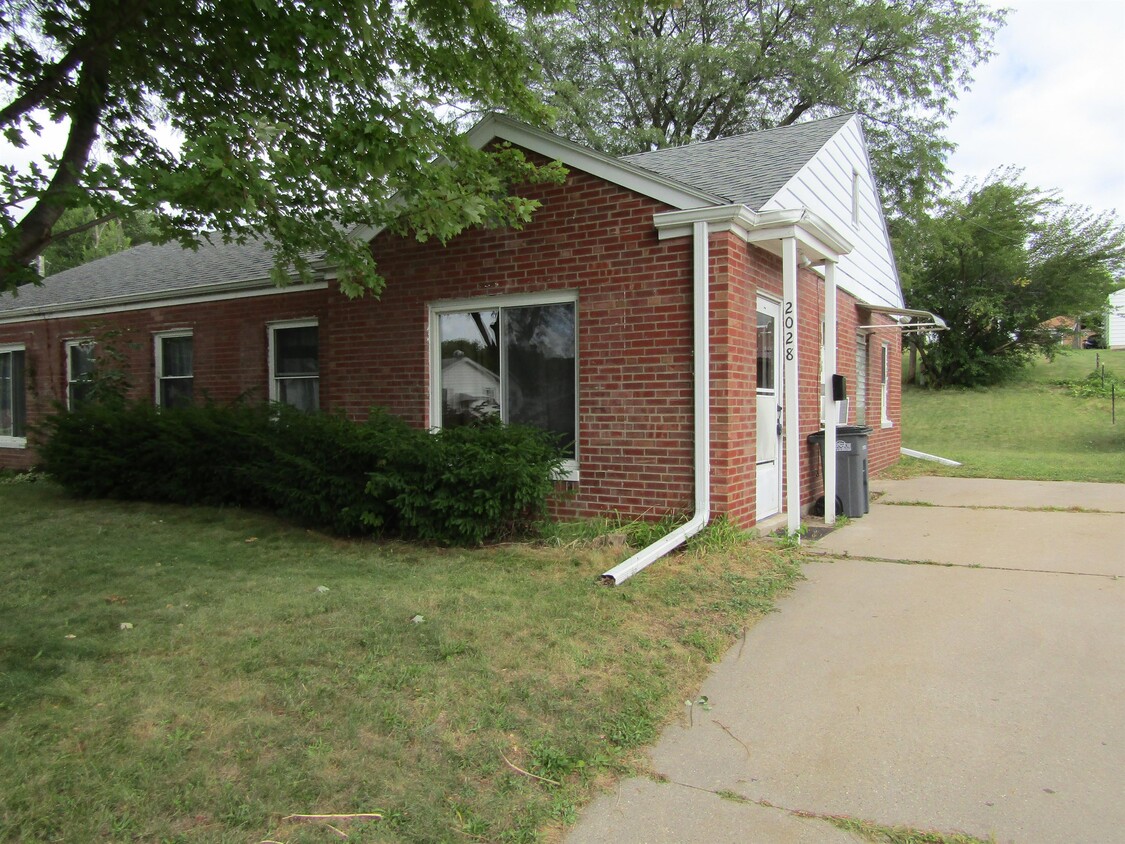 Primary Photo - 2028 Chaney Rd