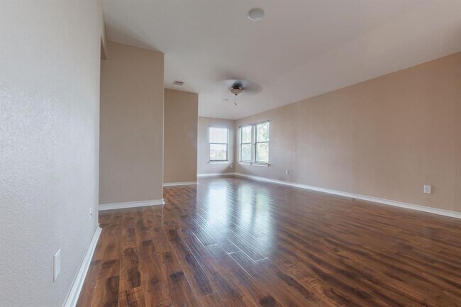 Building Photo - 2512 Midnight Star Dr
