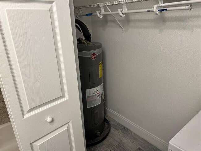 Foto del edificio - 920 Maydell Dr