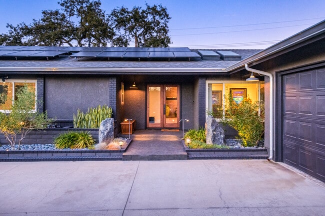 Building Photo - 954 Encino Vista Dr