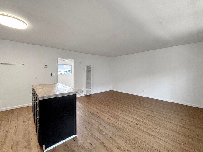 Foto del edificio - Upgraded 1BD/1BA Condo in Mission Hills W/...