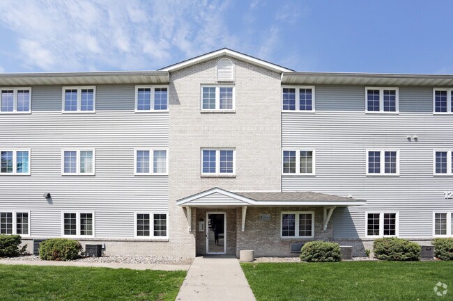 Foto del edificio - Total Property Management 125 Campus Ave.