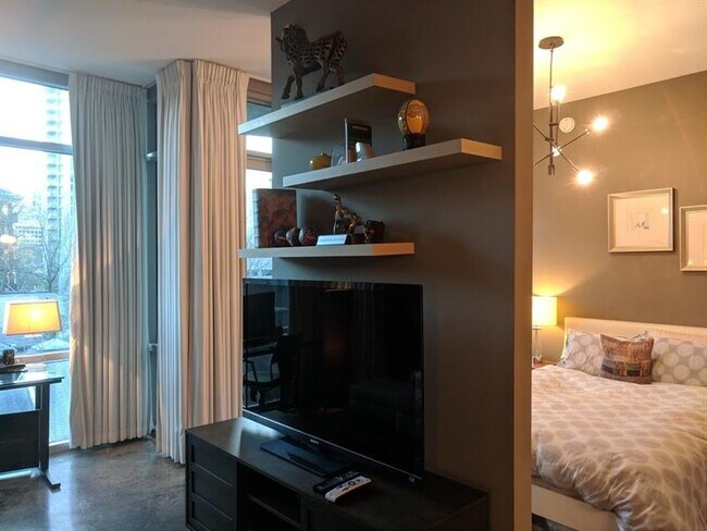 Foto del edificio - 905 Juniper St NE
