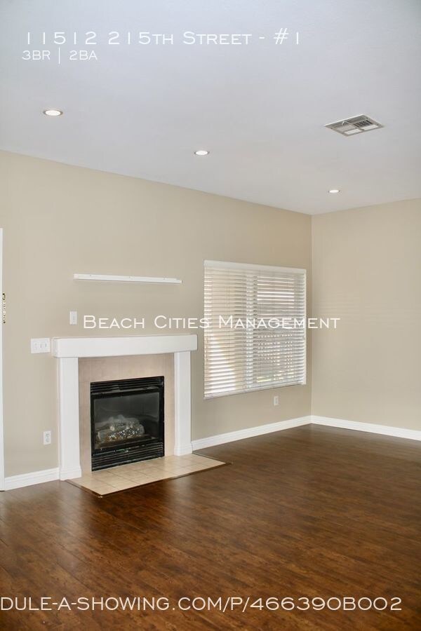 Foto del edificio - 11512 215th St