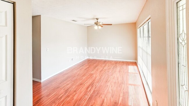 Building Photo - 18428 Sterling Silver Cir