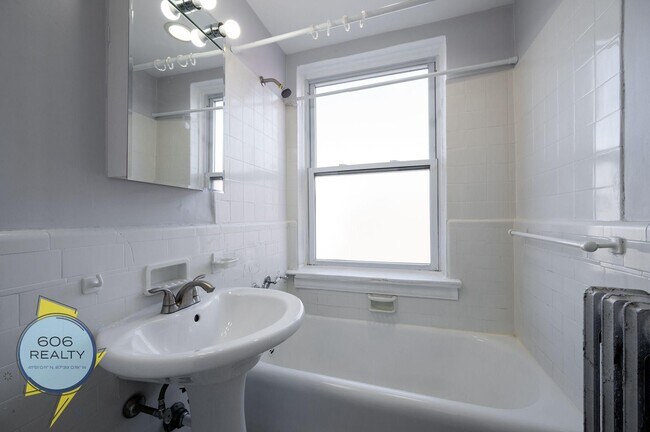 Foto del edificio - 6930 N Greenview Ave