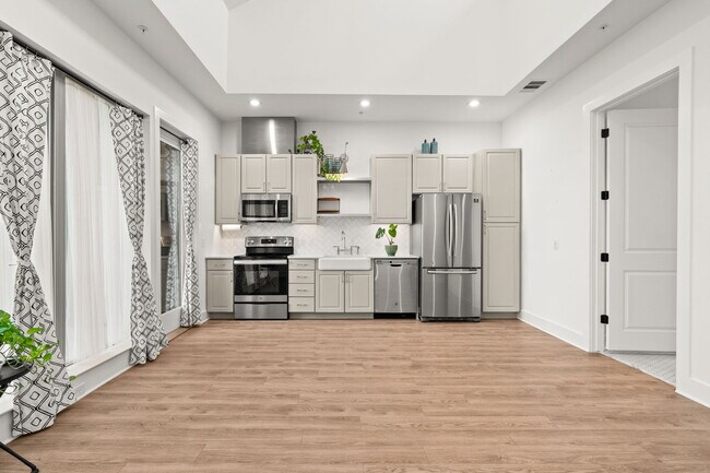 Building Photo - 4704 Sunset Trl