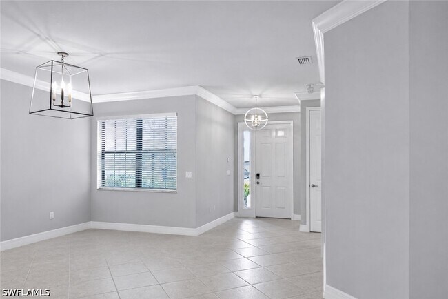 Building Photo - 4384 Aurora St