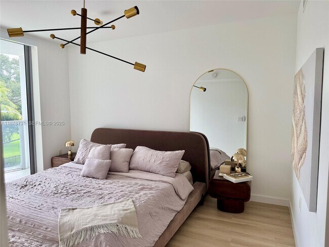 Foto del edificio - 13800 Highland Dr