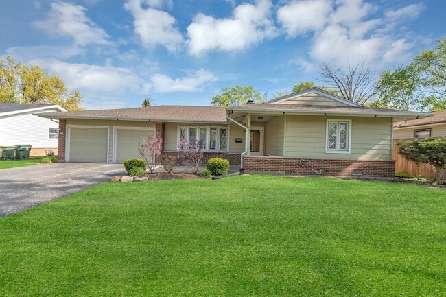 Building Photo - 601 Sycamore Dr