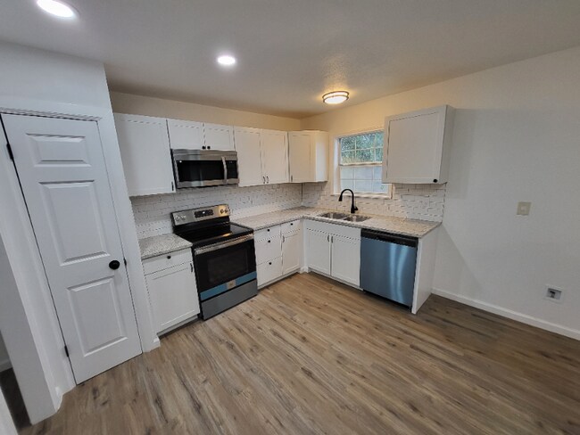 Building Photo - 8002 Winsford Dr