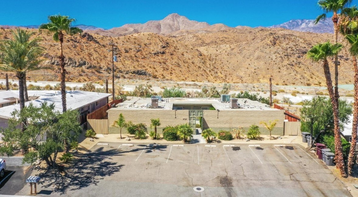 Vista a la calle - 37187 Bankside Dr