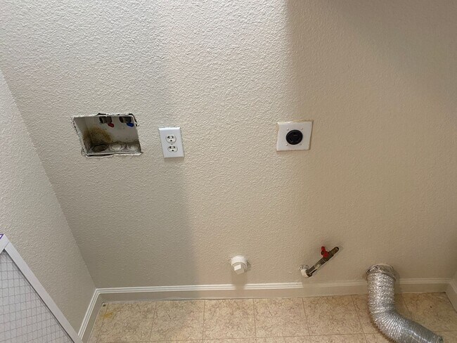 Foto del edificio - *** MOVE IN SPECIAL - $500.00 OFF FIRST MONTHS RENT***