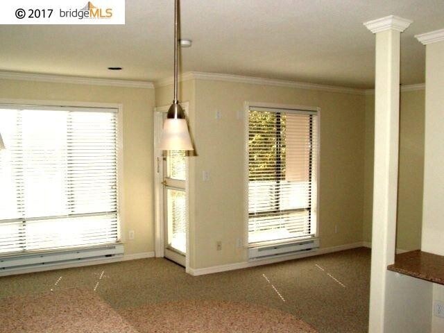Foto del edificio - Lovely upgraded studio condo with resort-like amenities at desirable Watergate by the bay!