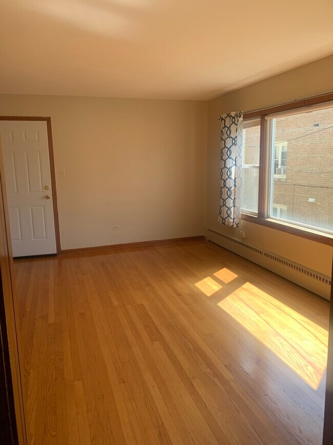 Building Photo - 4452 W 59th St