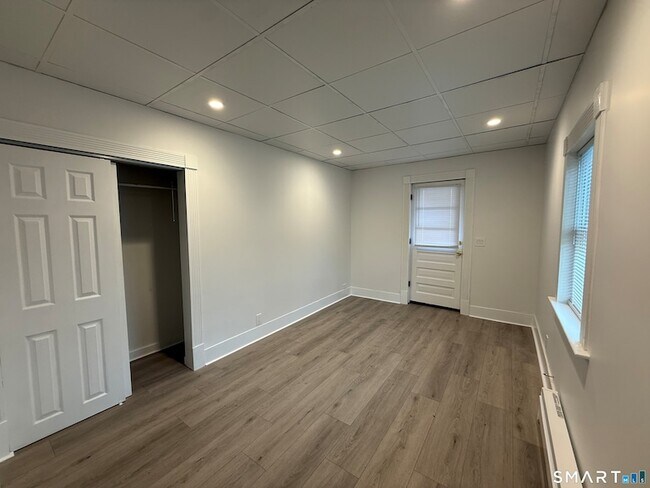 Foto del edificio - 170 N State St