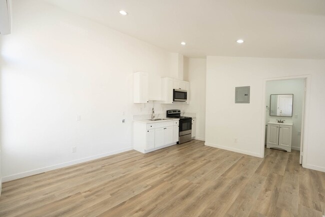 Foto del edificio - 26074 Bay Ave