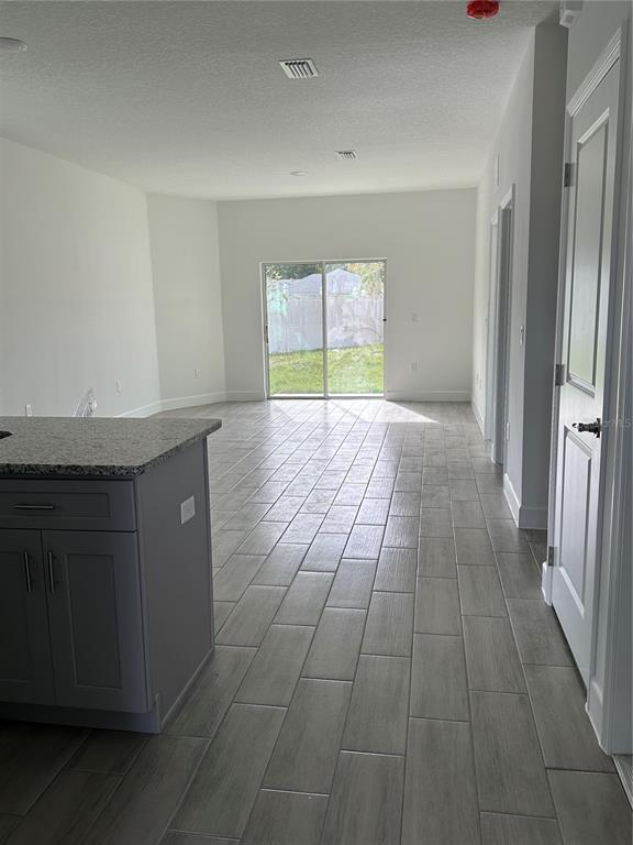 Foto del edificio - 601 Lake Shore Pkwy