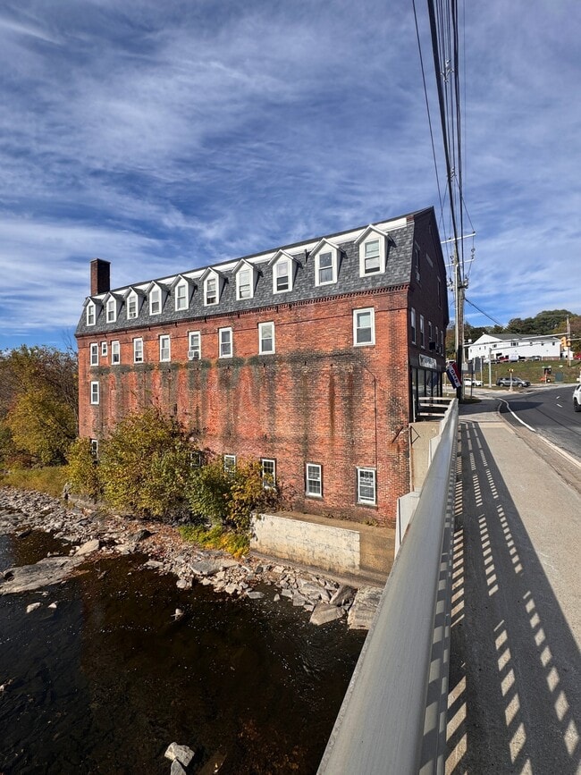 Building Photo - 57 Broad St
