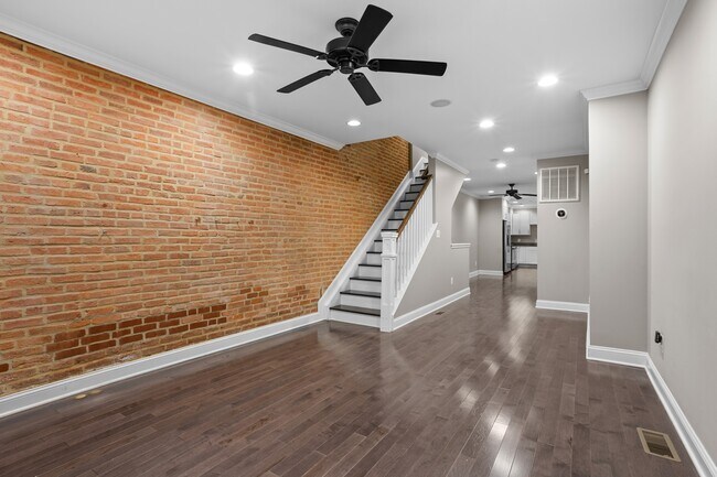 Building Photo - 207 S Chester St