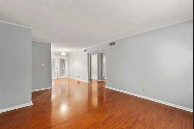 Foto del edificio - 1822 N Rock Springs Rd NE