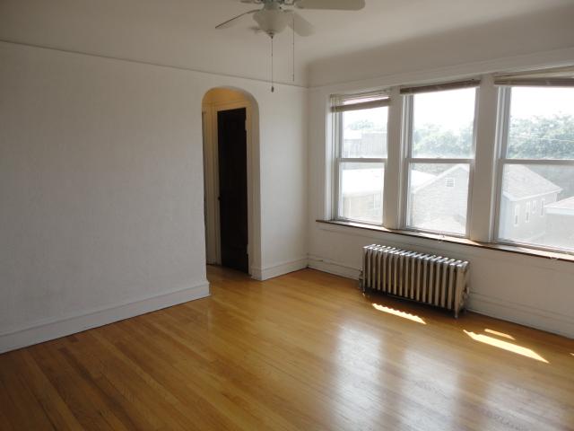 Primary Photo - 2617 W Berwyn Ave