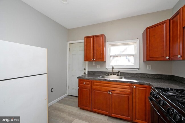 Building Photo - 1078 Morton St