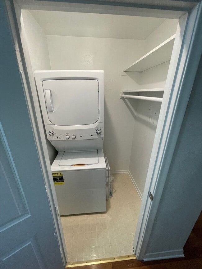 Interior Photo - 6315 Richmond