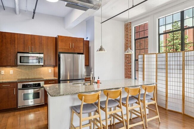 Foto del edificio - 1261 Caroline St NE