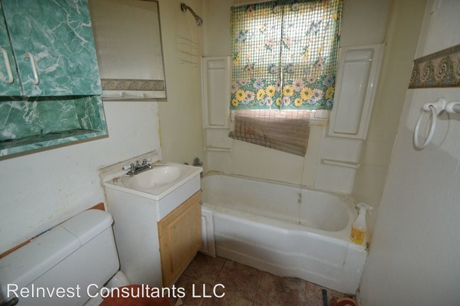 Building Photo - 4731 Chickering Ave