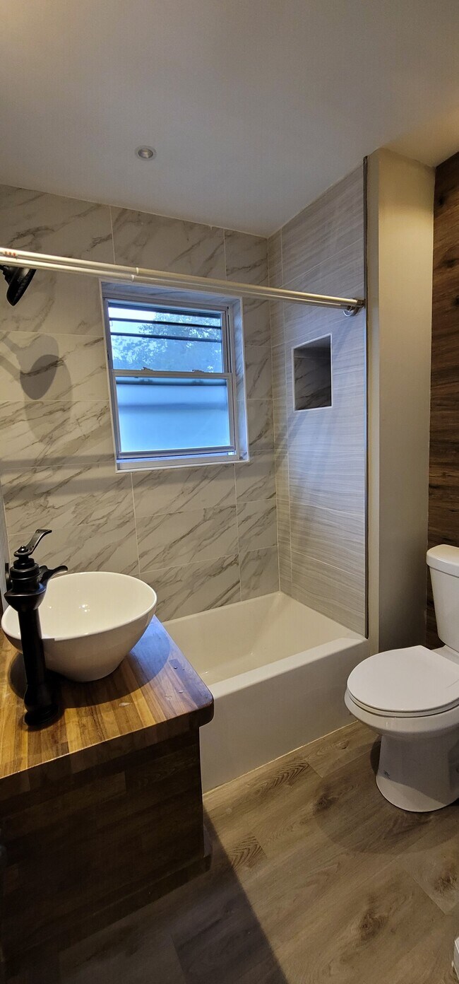 Foto del edificio - 37 Delaware Ave