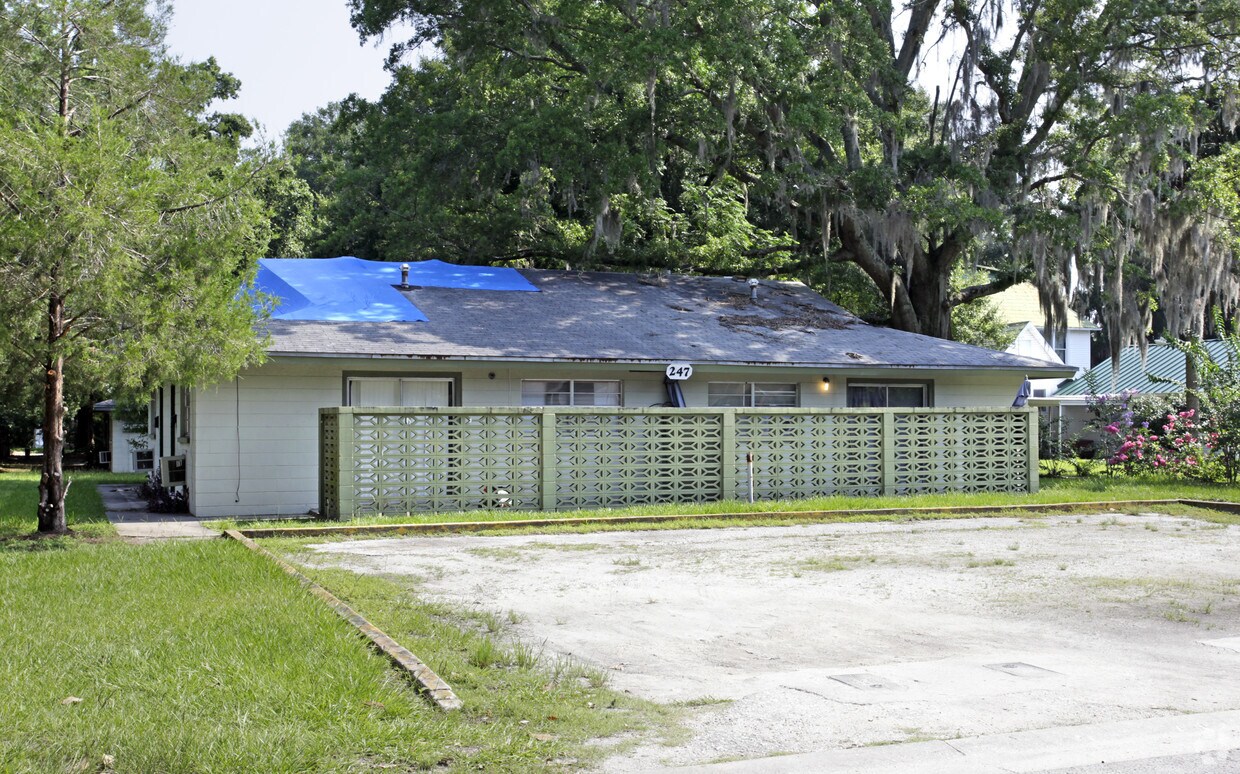 Foto del edificio - 231-247 SE Brown St