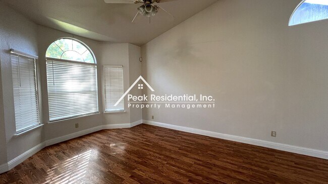 Building Photo - Spacious 5bd/3ba Home Citrus Heights with ...