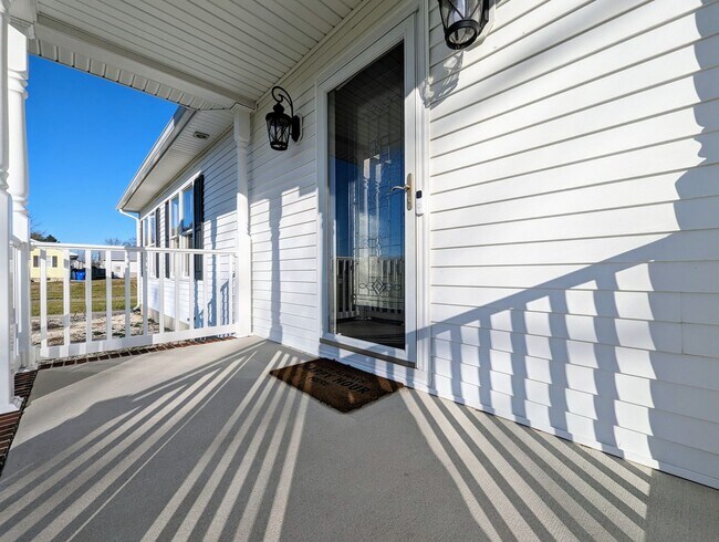 Building Photo - Charming 3-Bed, 2-Bath Home with Cozy Fire...