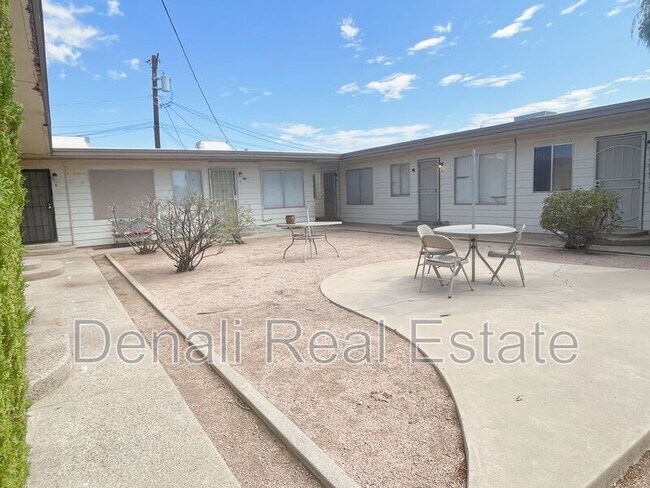 Foto del edificio - 1211 W Apache Trail