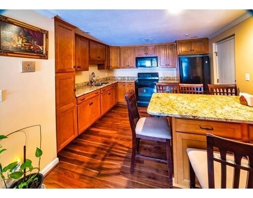 Building Photo - 23 Pine St