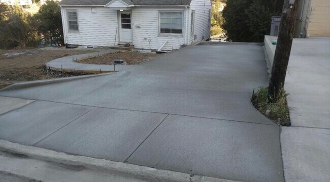 Foto del edificio - 225 NW Harrison St