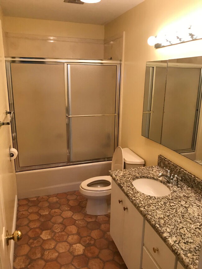 Foto del edificio - 133 Westview Dr