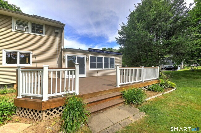 Building Photo - 352 Hitching Post Dr