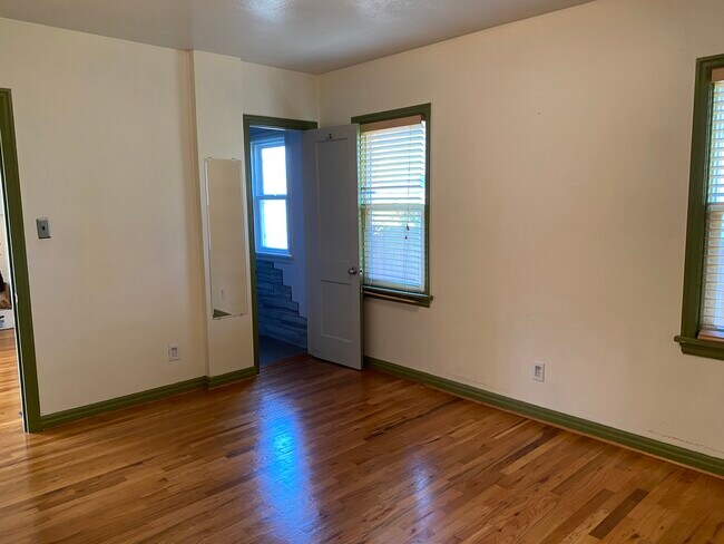 Foto del edificio - 1910 W Jefferson St