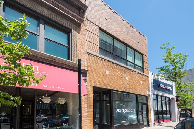 Foto del edificio - 1625 N Milwaukee