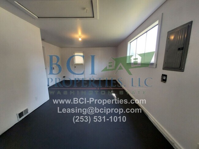 Building Photo - 8811 Forest Ave SW