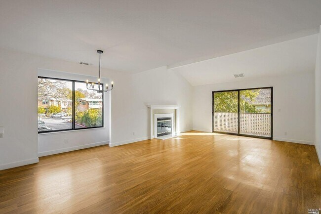 Foto del edificio - 1755 Novato Blvd