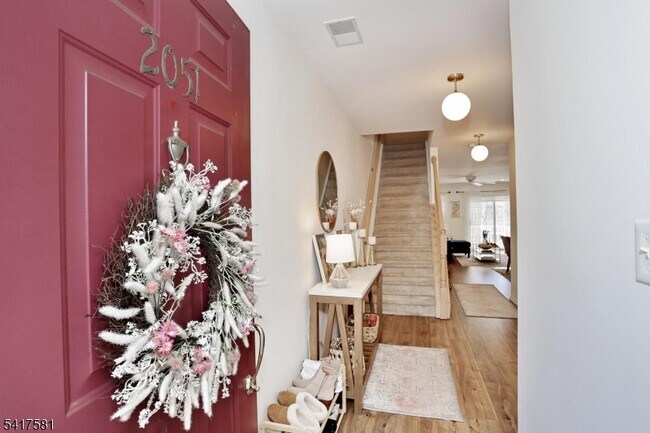 Foto del edificio - 2051 Charles Ct