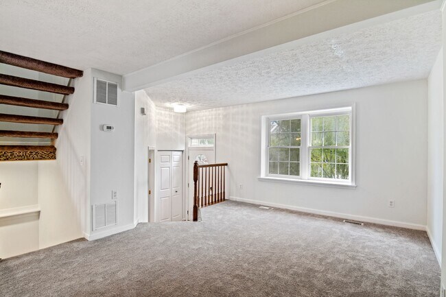 Building Photo - 302 Ridgecrest Ct